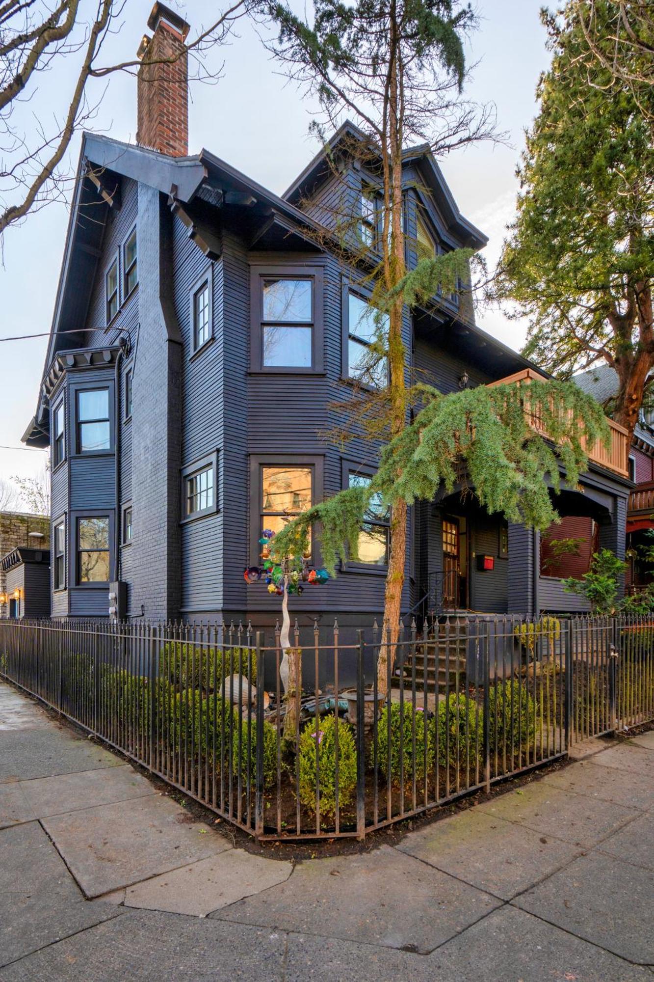 Collection - 1910 Historic Jessie Morehead House - 98 Walkscore * Portland